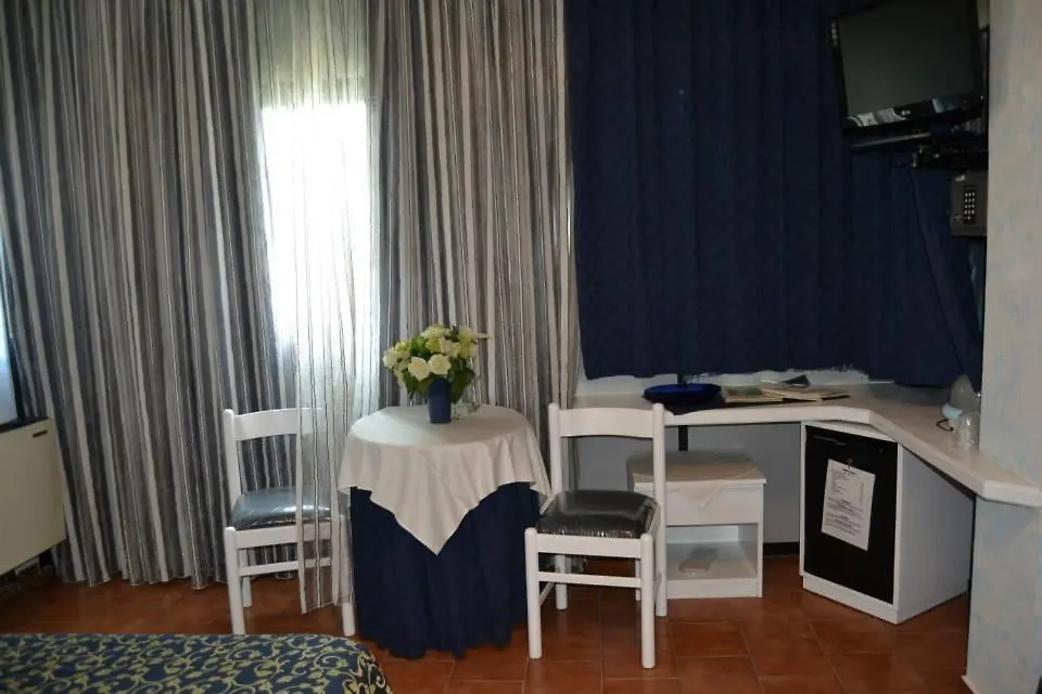 Hotel Eden Osio Sotto 3*,